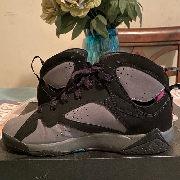 Jordan Bordeaux 7 - Picture 3 of 4